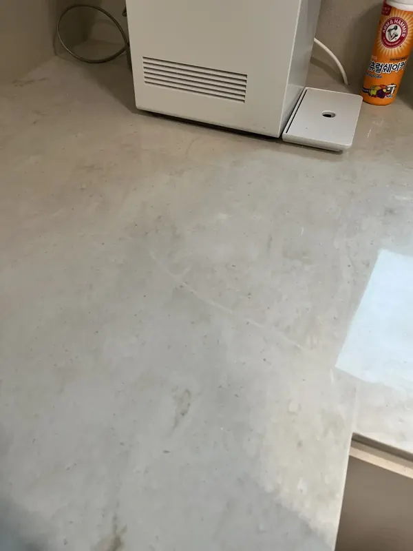 오로라 상판 갈라짐 보수 이후 상판 모습