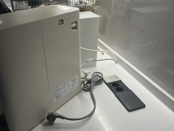 수도권 가정집 싱크대상판 정수기 구멍 복원 작업 현장